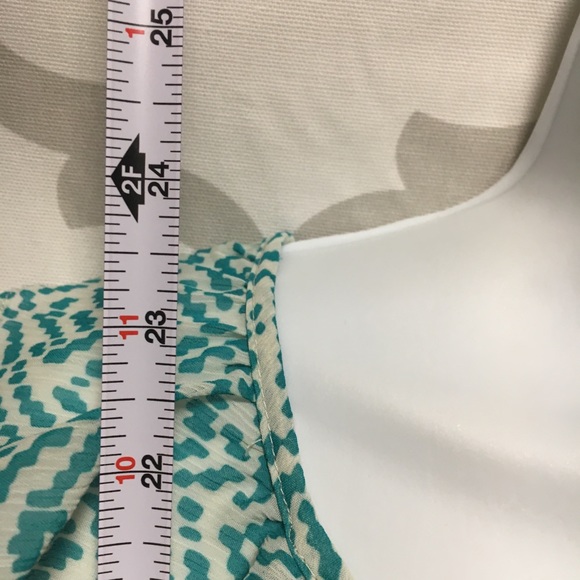 Banana Republic scooped neck sleeveless top. Sz-M - Picture 5 of 7